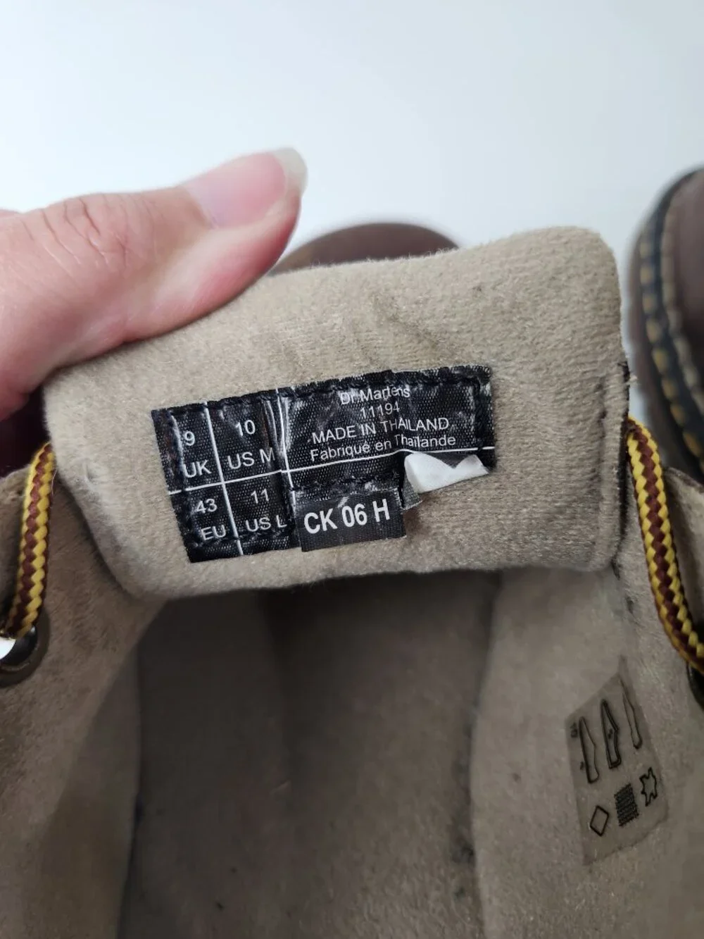 Dr Martens Shoes Mens 11 Brown Oxford Leather Three Eyelet 11194 AW004